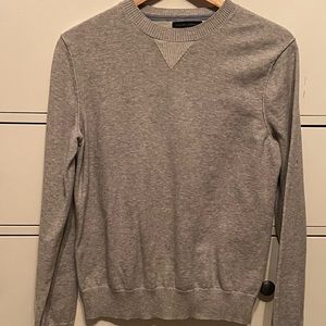 BANANA REPUBLIC SMALL GREY SWEATSHIRT. LIKE NEW, NO HOLES, RIPS, OR TEARS.